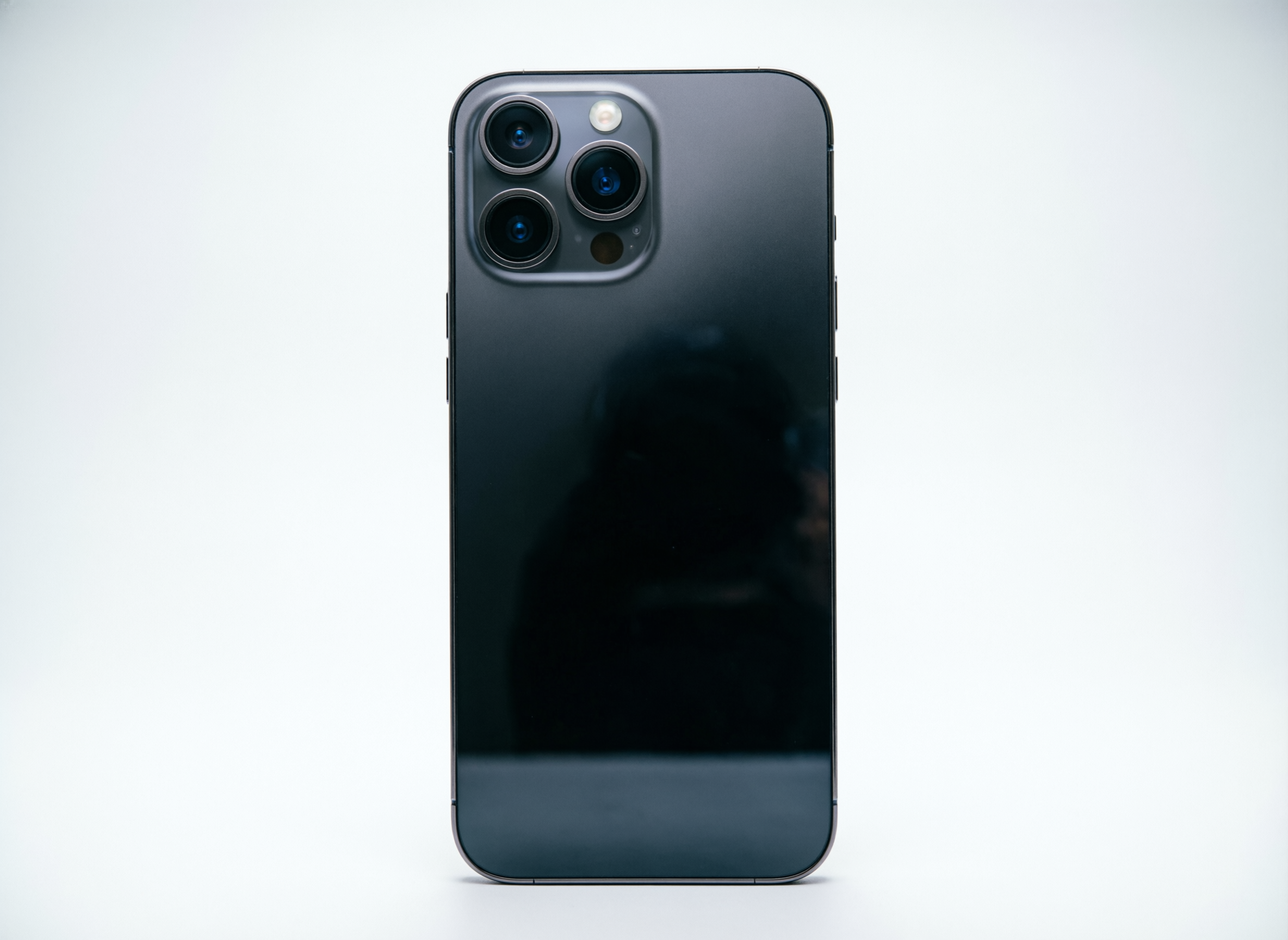 iPhone 17 Pro Max — новый уровень производительности 1 айфон1